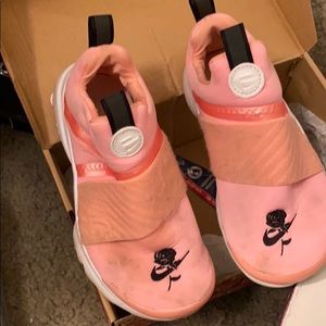 NIKE Little girls sneakers size 1Y preowned